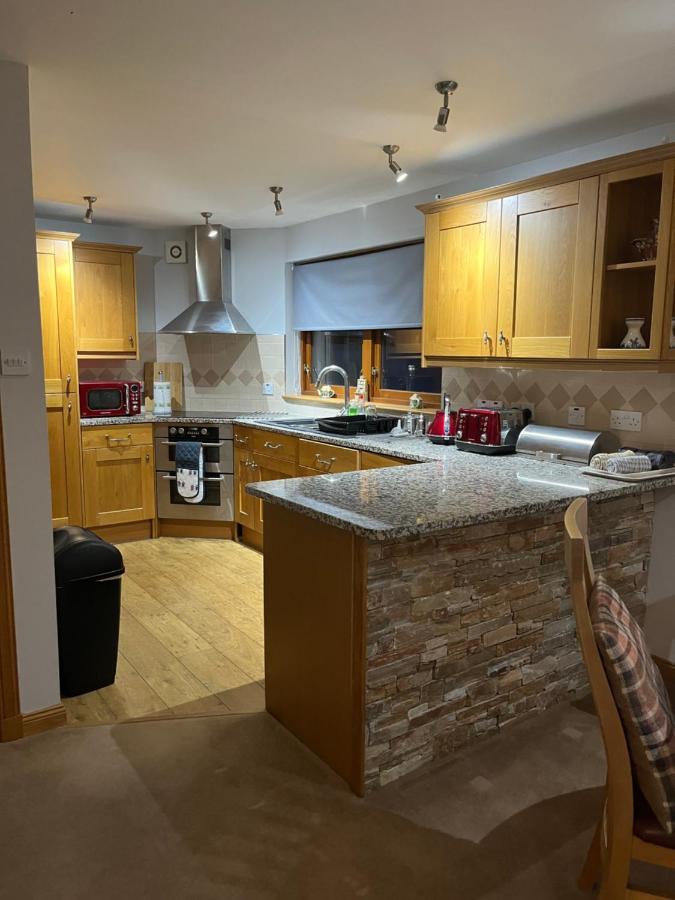 6 Canalside Apartments Форт-Вільям Екстер'єр фото